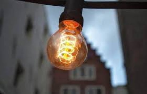 Из-за повреждений подстанций АЭС энергетикам пришлось снизить мощность атомных блоков