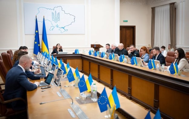 Верховна Рада ухвалила законопроєкт № 3195, який зобов'язує членів Кабміну звітувати про свою роботу при звільненні.