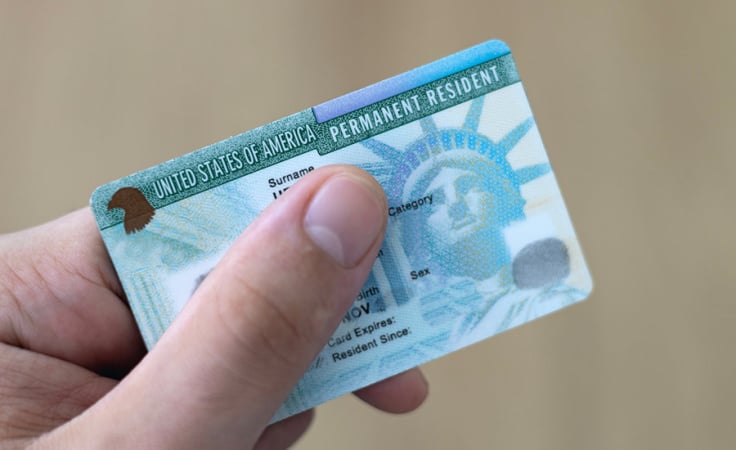 США приостанавливают лотерею Green Card после трагедии в Браунском университете