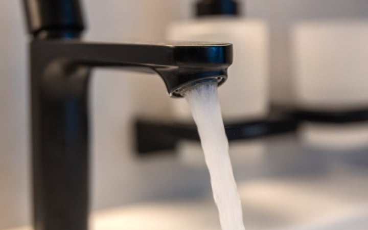 Правительство призывает НКРЭКУ отложить пересмотр тарифов на воду для населения