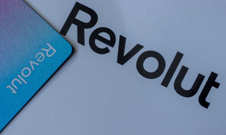 Доки Revolut офіційно згортає діяльність для резидентів України, з новою проблемою стикнулися українці, які відкривали рахунки в Європі (зокрема в Польщі), але не мають місцевого податкового номера.