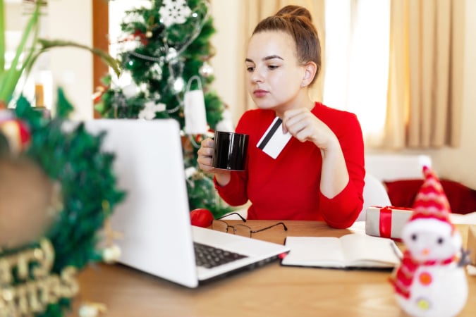 Новорічні свята — час радості, тепла й традиції обмінюватись подарунками.