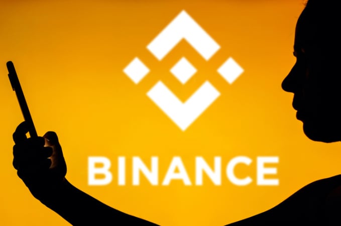Binance приостанавливает вывод средств на карты для пользователей из Украины
