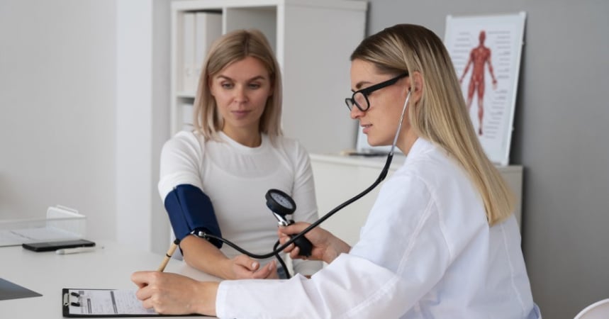 С 1 января в Украине стартовал Скрининг здоровья 40+. Как получить 2000 гривен на обследование