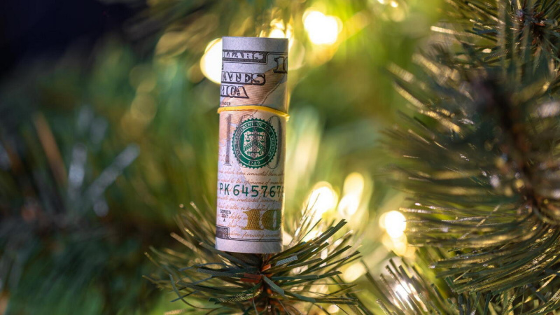 Несмотря на праздничные дни межбанк и обменники всю неделю продолжали работу.