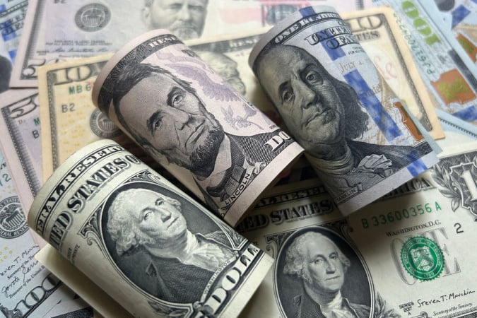 Доллар «игнорирует» геополитический хаос Трампа и растет на фоне сильной экономики США