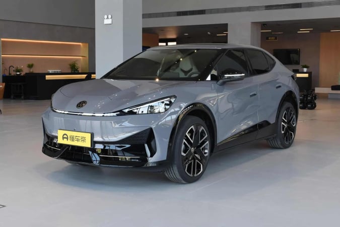 У грудні 2025 року український автопарк поповнили понад 32,8 тис.