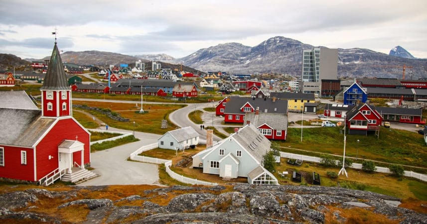 Уряд Гренландії має намір передати питання оборони острова під егіду Північноатлантичного альянсу (НАТО), щоб протистояти спробам Сполучених Штатів встановити контроль над територією.