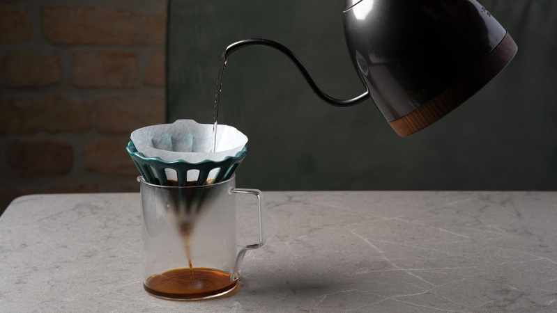 31 января 2026 года в Украине впервые состоится Всеукраинский день фильтр-кофе — инициатива, объединяющая сотни кофеен, обжарок и торговых сетей вокруг общей цели: сделать качественный specialty-кофе привычной частью ежедневного потребления.