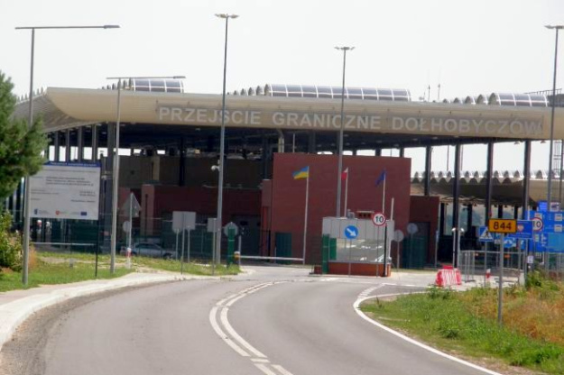 На границе Украины и Польши днем 23 января будет заблокировано движение на пункте пропуска «Долгобычув — Угринов» из-за забастовки польских фермеров.