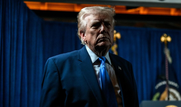 Трамп подал иск против JPMorgan Chase на $5 миллиардов из-за блокирования счетов