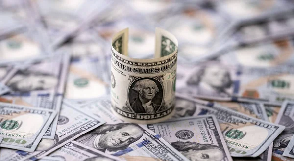 Долар впав до більшості основних валют, оскільки загроза участі США у валютній інтервенції в Японії погіршила ставлення до світової резервної валюти, пише Bloomberg.► Читайте телеграм-канал «Мінфіну»: головні фінансові новиниЧому падає доларСпотовий індекс долара Bloomberg опустився на 0,5% до мінімуму з вересня після того, як у п'ятницю ФРБ Нью-Йорка перевірив курси («rate check»).