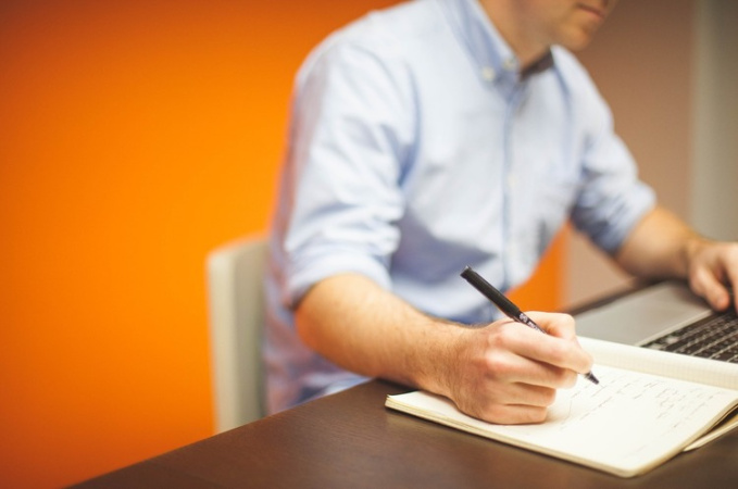 Удар по малому бизнесу: омбудсмен раскритиковал идею обязательного НДС для ФЛП с доходом до 1 млн грн