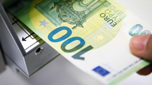 Европейская валюта продолжает стремительно дорожать, преодолевая новые психологические барьеры.