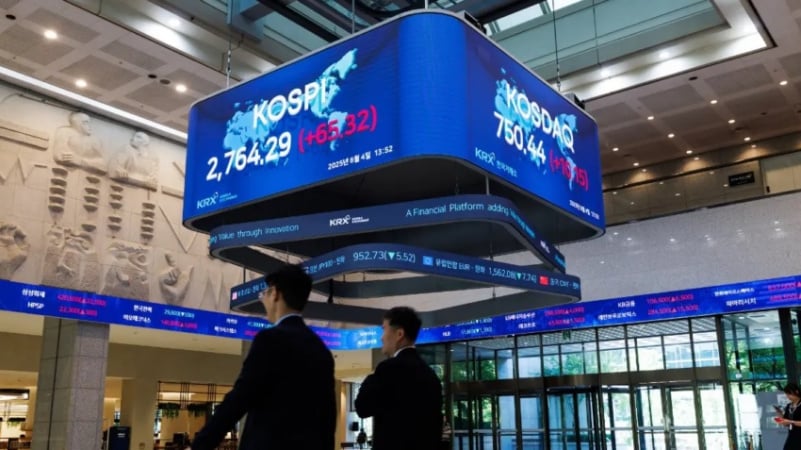 Фондовий ринок Південної Кореї обігнав німецький ринок акцій із капіталізації, підрахував Bloomberg.► Читайте «Мінфін» у Instagram: головні новини про інвестиції та фінансиКапіталізація фондового ринку Південної КореїКапіталізація фондового ринку азіатської країни досягла $3,25 трлн після збільшення приблизно на $1,7 трлн з початку 2025 року, випливає із підрахунків Bloomberg станом на 28 січня.