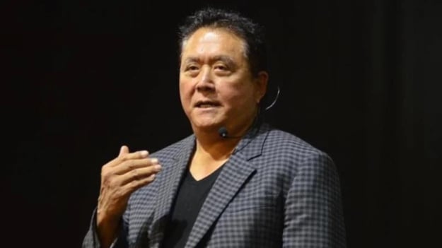 Кийосаки назвал обвал рынков «распродажей» и готовится покупать биткоин, золото и серебро