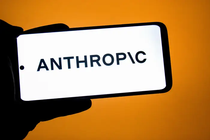 Компанія Anthropic продовжує агресивну експансію у професійні сектори.