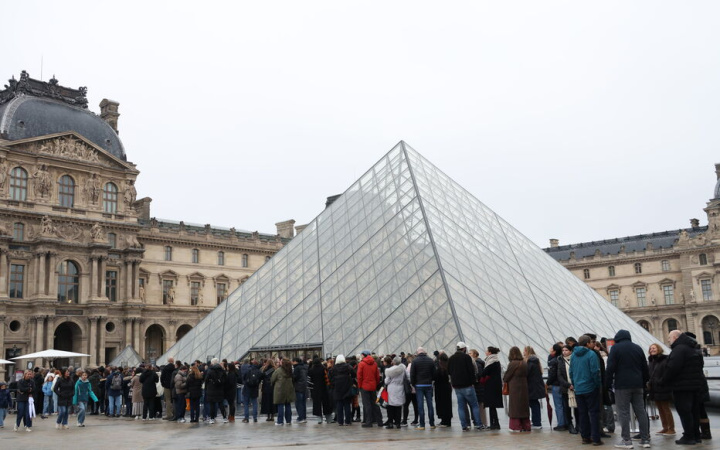 Правоохоронні органи Франції ліквідували організоване злочинне угруповання, яке протягом тривалого часу займалося махінаціями з вхідними квитками до найвідоміших музеїв світу — Лувру та Версальського палацу.