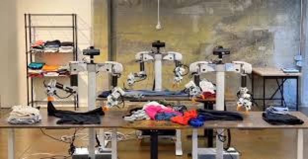 Стартап из Калифорнии представил робота для складывания белья за $7 999