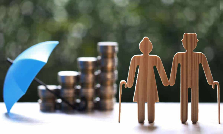 У державній пенсійній системі Сполучених Штатів закріпився небезпечний демографічний тренд: людей, які отримують пенсії, тепер значно більше, ніж тих, хто їх фінансує своїми внесками.