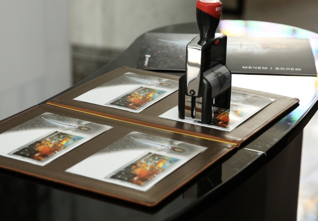 К годовщине Великой войны и в память о борьбе, продолжающейся с 2014 года, Укрпочта презентует почтовый блок «Мечем и волей».