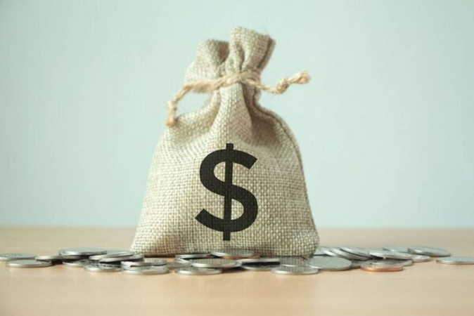 Общая сумма средств, которые украинцы и физические лица-предприниматели (ФЛП) доверили отечественной финансовой системе, достигла 1 612,9 млрд грн.