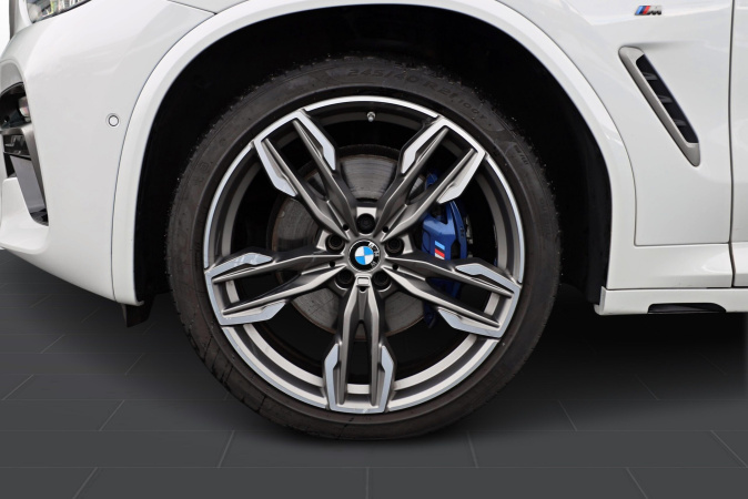 Немецкий автоконцерн BMW начал переговоры с Европейской комиссией об отмене индивидуальных импортных пошлин на свои электромобили бренда Mini, которые собираются на китайских заводах.