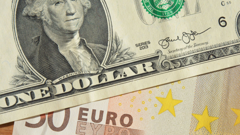 НБУ определил новые курсы гривны к иностранным валютам на четверг, 26 февраля.