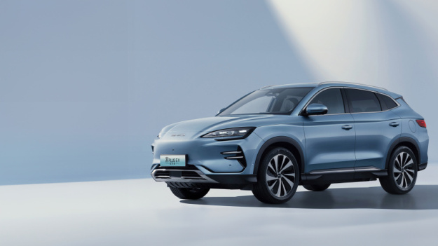 Компанія BYD повідомила про падіння продажів автомобілів на 41% у лютому порівняно з минулим роком після того, як рекордно тривалі свята Місячного Нового року призвели до практично повної зупинки виробництва та роздрібної торгівлі в Китаї протягом більшої частини місяця.