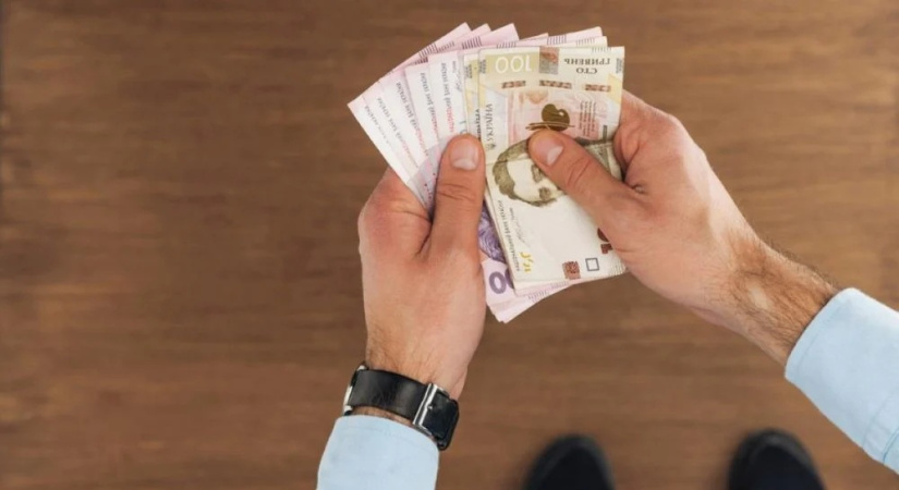 Депозитний оглядКаталог «Минфина» — лучший способ подобрать оптимальный депозит и получить БОНУС к ставке! 16										Банк			12 месяцев			9 месяцев			6 месяцев			3 месяца			Бессрочный							Ставка			а			Ставка			а			Ставка			а			Ставка			а			Ставка			а							Асвио банк			16,60%			-			16,35%			-			16,30%			-			16,25%			-			-			-							Украинский капитал*			16,50%			-			14,75%			-			16,25%			-			13,50%			-			3%			-							Бизбанк			16,45%			-			-			-			16,35%			-			16,00%			-			5%			-							Кристалбанк*			16,40%			-			15,65%			-			16,90%			-			16,75%			-			6,00%			-							Агропросперис			16,25%			-			16,00%			-			15,75%			-			15,50%			-			-			-							Юнекс банк			16,25%			-			15,25%			-			15,25%			-			17,00%			-			-			-										Международный Инвестиционный Банк						16,15%			-			16,15%			-			14,50%			-			15,00%			-			0,25%			-							Альтбанк			16,00%			-			16,50%			-			16,75%			0,25%			-			-			5%			-							Полтава-Банк 			16,00%			-			14,50%			-			14,50%			1,00%			-			-			0,01%			-							Скай Банк			15,50%						15,00%			-			14,50%			-			14,25%			-			5,00%			-							Поликомбанк			15,35%			-			15,05%			-			14,75%			-			7,15%			-			-			-							Кредитвест Банк			15,25%			0,50%			15,50%			0,50%			15,50%			0,50%			15,75%			1,25%			-			-							Грант			12,00%			-			10,00%			-			9,00%			-			-			-			-			-							Индустриалбанк			-			-			12,75%			-			12,50%			-			9,35%			-			-			-			Программа БОНУС к депозитамОформите вклад через «Минфин» в одном из этих банков:Глобус, Кредитвест Банк.