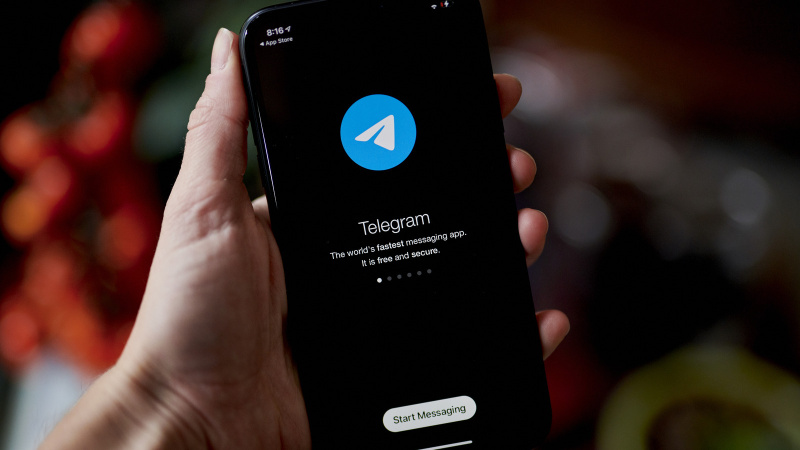 Несмотря на активные дискуссии о возможном закрытии популярного мессенджера Telegram в Украине, большинство граждан пока выступает против его полного запрета.