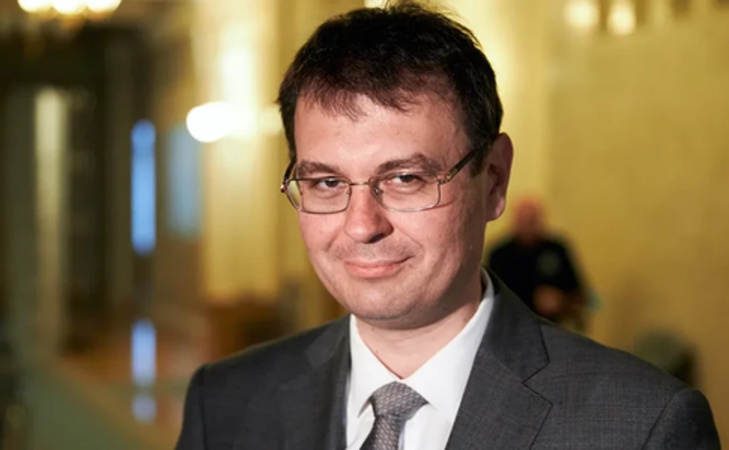 Голова Податкового комітету ВР звернувся до представників паливного ринку із закликом утриматися від необґрунтованого підвищення цін на пальне на тлі загострення ситуації на Близькому Сході.► Читайте телеграмм-канал «Мінфіну»: головні фінансові новиниЗвернення до учасників ринку пальногоУ зверненні наголошується, що бізнес, безумовно, працює заради прибутку, однак у воєнний час великі компанії мають також виконувати соціальну функцію та не використовувати панічні настрої на ринку для отримання надприбутків.