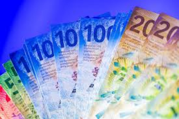 Наличные деньги в Швейцарии защитили в Конституции — итоги референдума