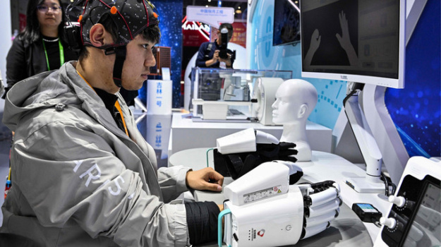 Китай одобрил первый мозговой имплант для коммерческого использования