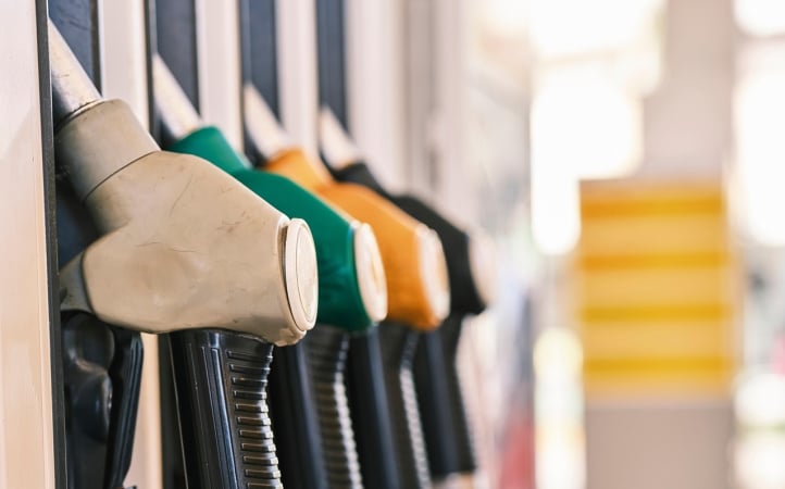 Цены на топливо могут подскочить до 16%: НБУ оценил влияние конфликта на Ближнем Востоке