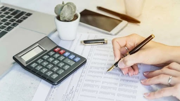 Законодавство передбачає ситуації, коли декларацію має подавати не сам платник податку, а інша уповноважена особа.