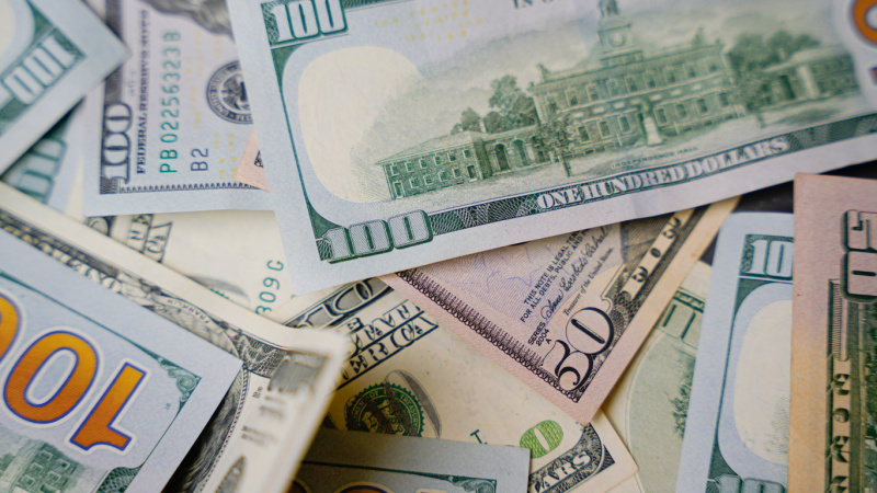 Нацбанк установил новые курсы валют на четверг, 26 марта.