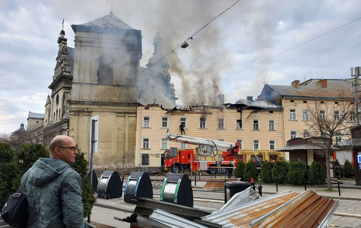 Унаслідок ворожого обстрілу у Львові станом на зараз відомо про пошкодження 22 бізнесів, підприємці можуть отримати від міста компенсаційний ваучер на суму до 500 тис.