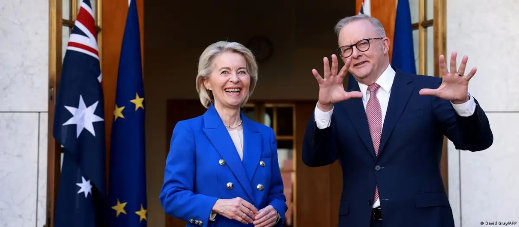 Європейський Союз та Австралія завершили переговори щодо угоди про вільну торгівлю, які розпочалися у 2018 році, повідомляє DW.► Читайте сторінку «Мінфіну» у фейсбуці: головні фінансові новиниЩо відомоЯк зазначили голова Європейської Комісії Урсула фон дер Ляєн і прем'єр-міністр Австралії Ентоні Альбанезе, угода демонструє, що обидві сторони отримують вигоду від торгівлі, заснованої на правилах.