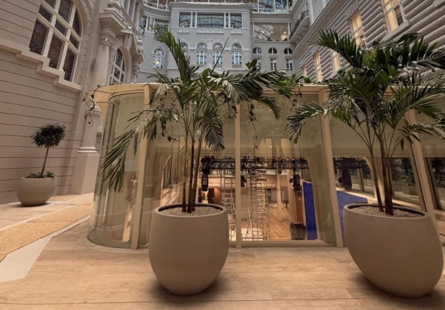 Масштабная реконструкция Центрального банка Венгрии привлекла внимание полиции и Государственной счетной палаты: правоохранительные органы начали проверку, сообщает венгерское издание 444.hu.► Читайте телеграмм-канал «Минфина»: главные финансовые новостиИздание опубликовало детальную смету проекта, полученную через суд после разбирательства с ЦБ и его дочерней компанией.