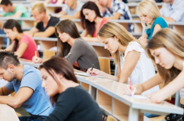 В 2025 году стоимость обучения по контракту в украинских заведениях высшего образования выросла почти на 30%.