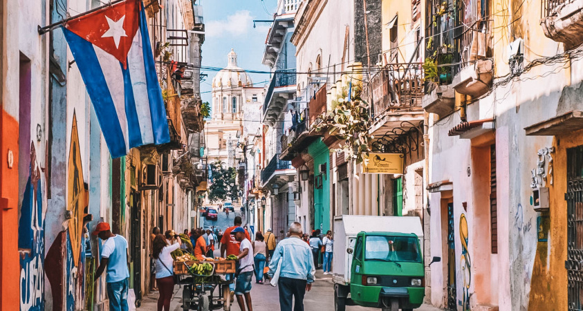 Уряд Куби санкціонував масове звільнення 2010 ув'язнених у рамках масштабної амністії.