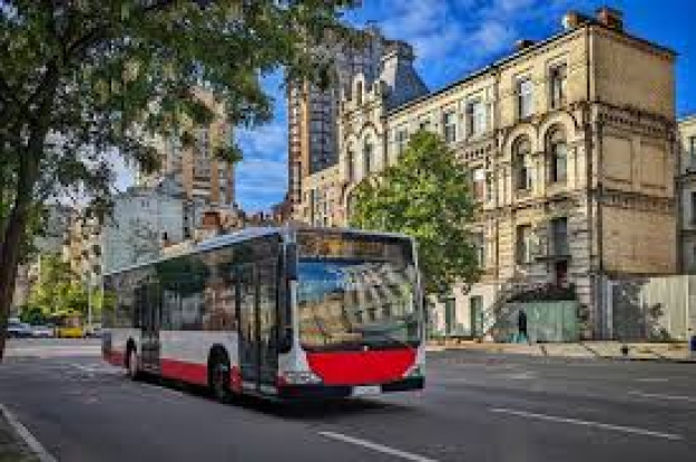 У Києві переглянуть тарифи на проїзд в громадському транспорті через здорожчання пального та електроенергії.