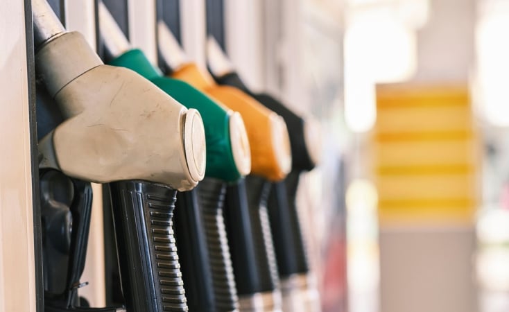 Пальне дешевшає: на АЗС знижуються ціни на бензин і дизель