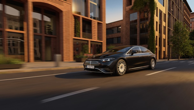 Компанія Mercedes-Benz презентувала оновлену версію флагманського електроседана Mercedes-Benz EQS 2027 модельного року.