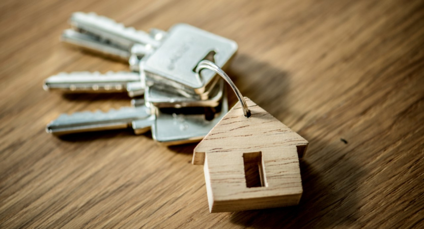 Арендаторов хотят обязать заключать официальные договоры, а тех, кто продолжит сдавать квартиры и дома без них, будут штрафовать.