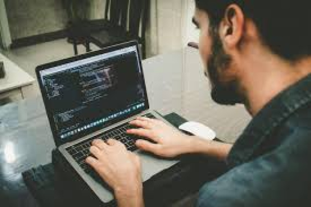 Роботодавці не хочуть брати «зайвих» фахівців, розраховуючи на штучний інтелект