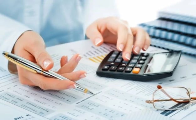 В українців, які наразі проживають за кордоном виникає питання, чи можна докупити страховий стаж в Україні для майбутньої пенсії.