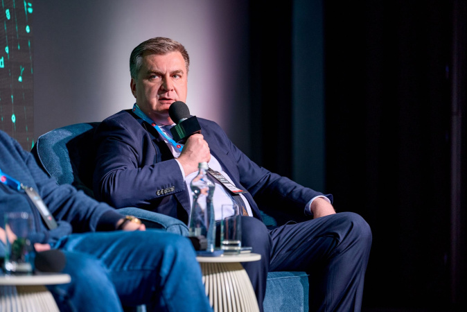 Приватбанк активно использует AI и машинное обучение в ключевых направлениях бизнеса: персонализация предложений, операционная эффективность, обслуживание клиентов.