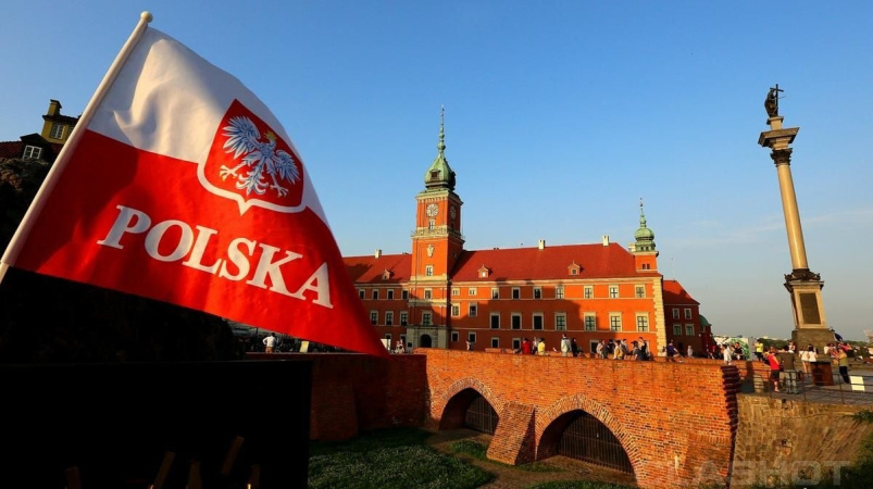 У Польщі можуть суттєво змінити правила перебування іноземців та отримання громадянства.